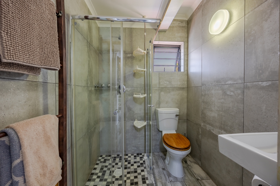 6 Bedroom Property for Sale in Flamingo Vlei Western Cape